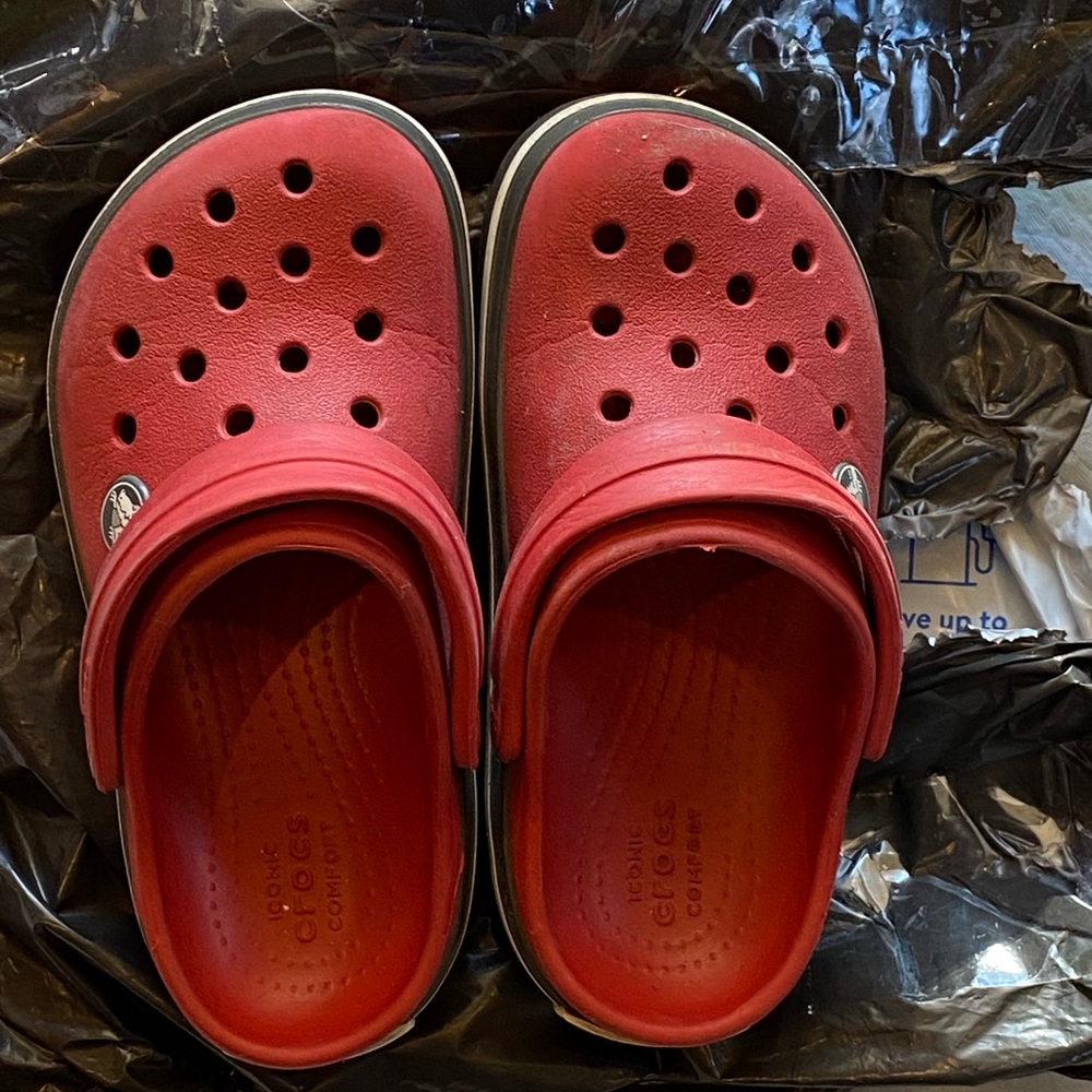 Red crocs